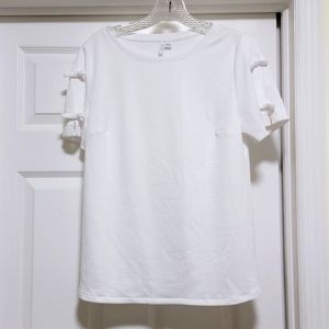 Elle White Top w Bow Sleeve Detail sz Medium